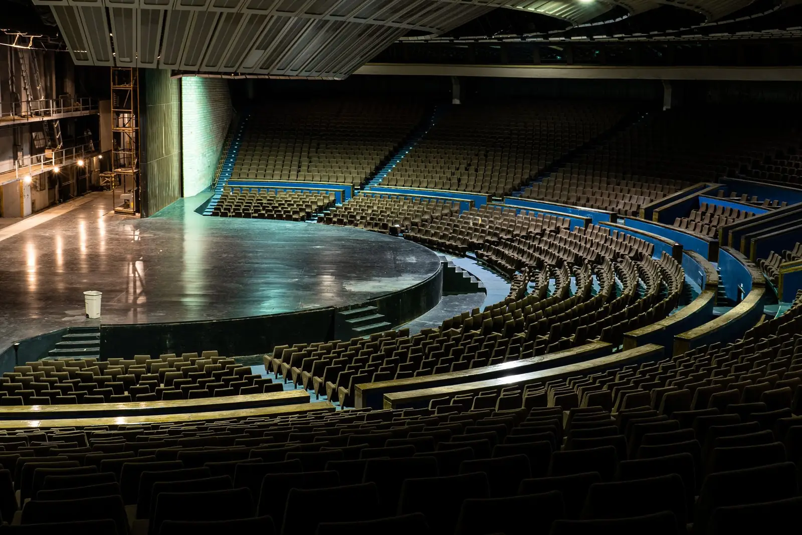 Entertainment venue at Serexaroyalhotel